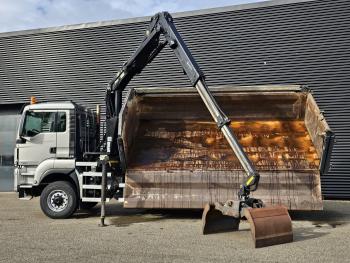 TGS 28.400 6x4-4 BL  / Z CRANE + 2 SIDE TIPPER